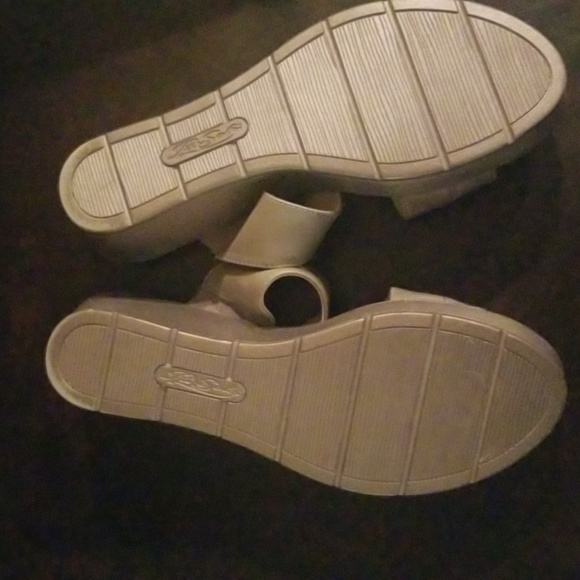 PURE SOLE Sz 8.5M, Champagne colored Wedge Sandals, 1.5/2" Heel, NWOT #8 - Picture 3 of 6